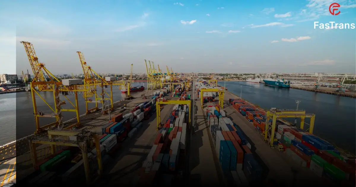 Cảng Rotterdam là cửa ngõ quan trọng của Hà Lan và châu Âu Cảng Rotterdam là cửa ngõ quan trọng của Hà Lan và châu Âu