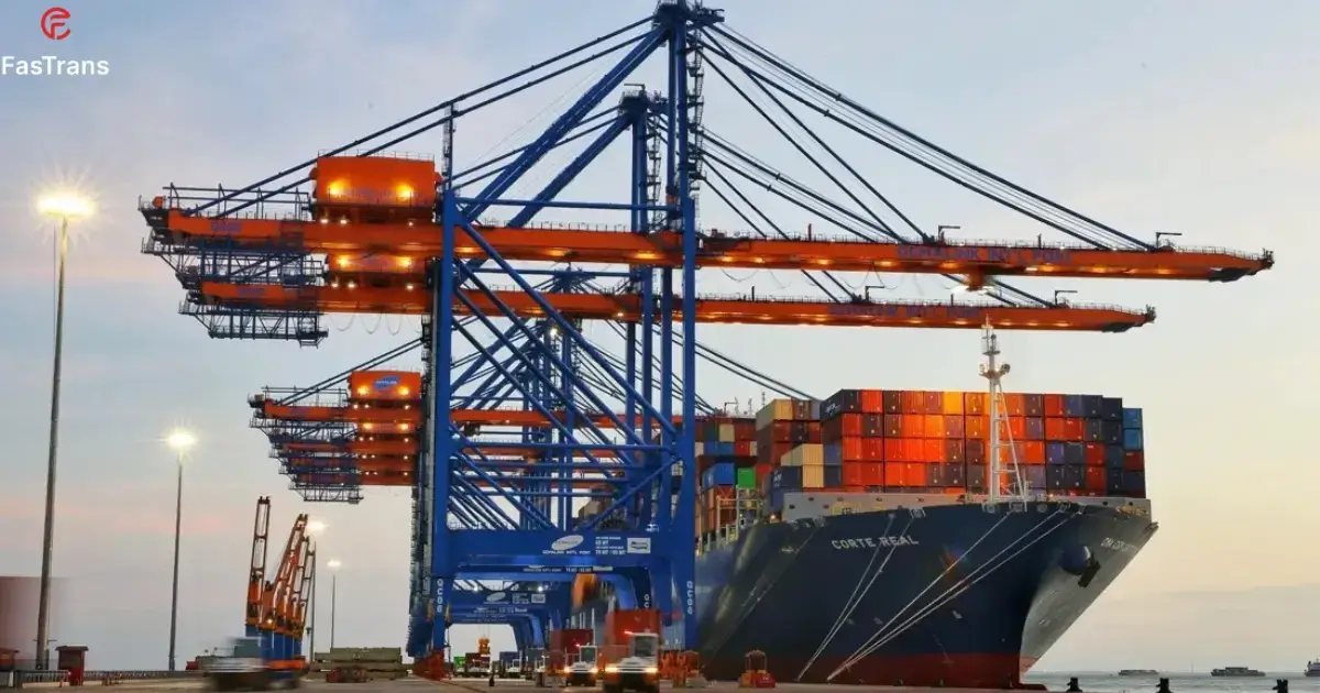 Cảng Busan là trung tâm trung chuyển hàng đầu thế giơi Cảng Busan là trung tâm trung chuyển hàng đầu thế giơi